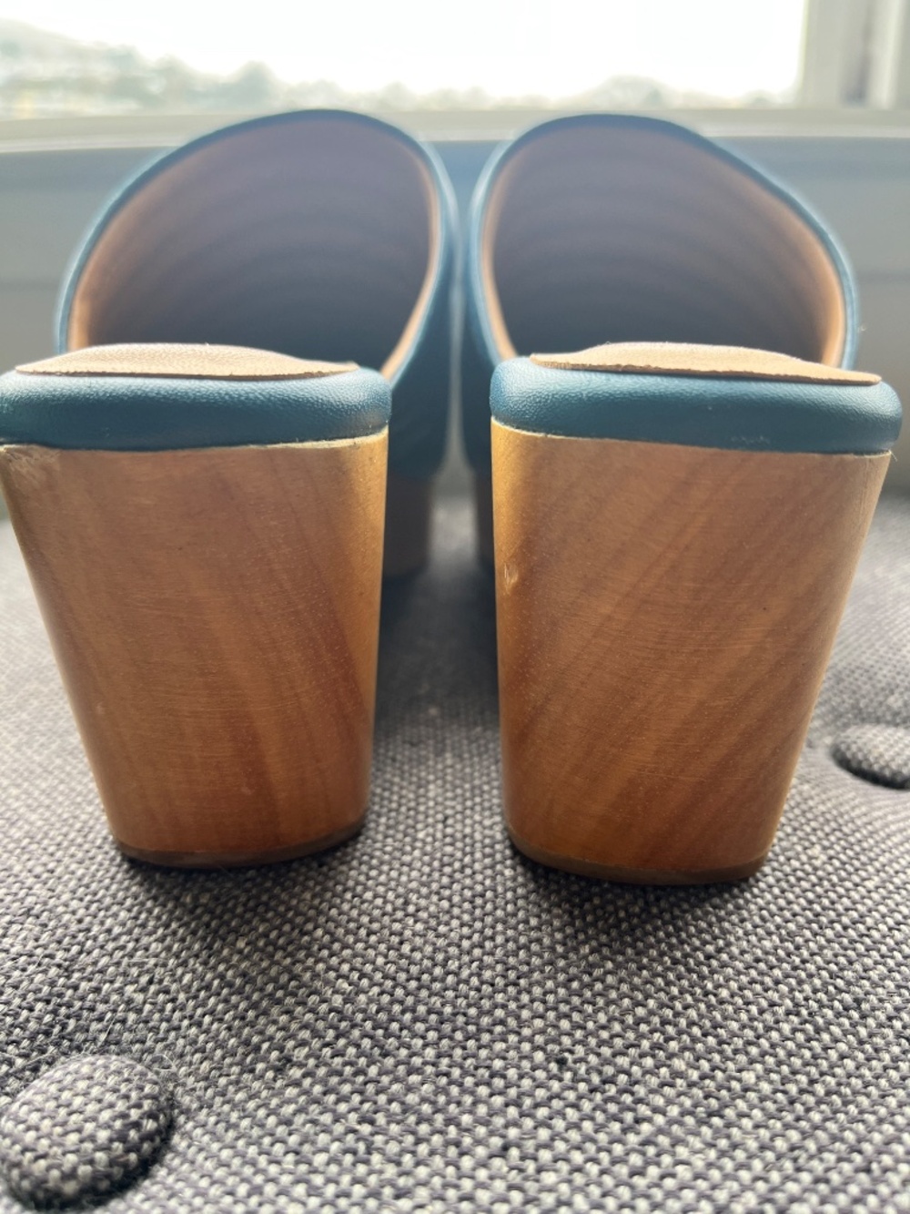 Beklina Ribbed Clogs, Size 7.5 - Picture 13 of 16